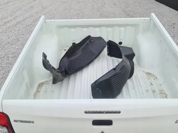 Mitsubishi L200 achter rechter spatbord OEM Paka burta błotnik wanna image 5