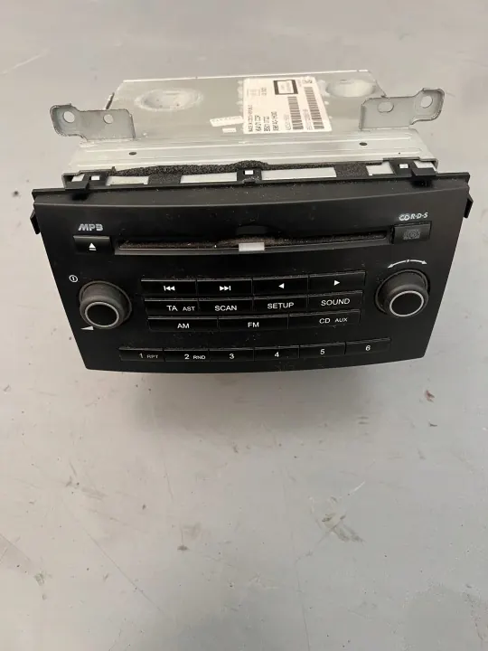 Radio Kia CEED OEM x96140-1h000 - Estado usado image 2