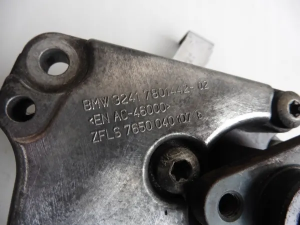 Pompe de direction OEM 678084803 pour BMW Série 5 image 4