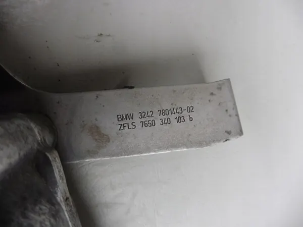 Pompe de direction OEM 678084803 pour BMW Série 5 image 5