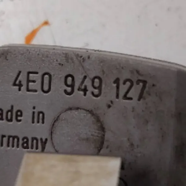 Lokasuojavilkku OEM 4E0949128 Audi A8:lle image 8