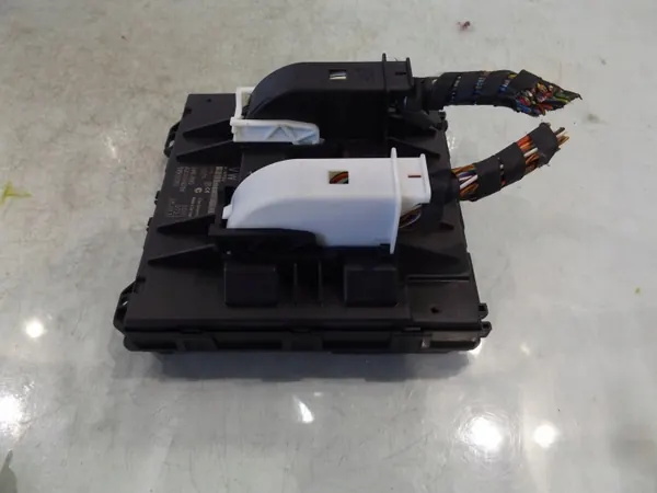 Módulo de control IBIZA IV OEM 6R0937086H - Usado image 3
