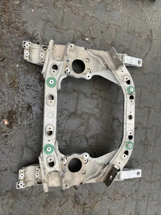 Mercedes S-klass W222 Bakaxel Släde OEM 250867 image 2