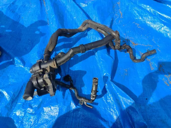 VW Golf V 5 HB Ablage OEM Teil - Gebrauchter Zustand image 2