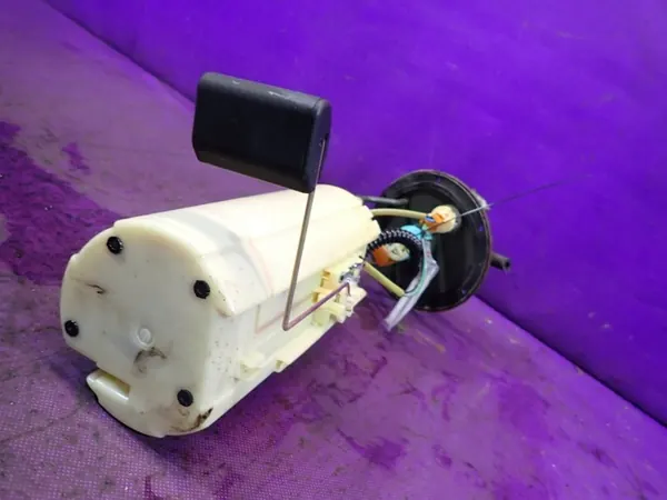 KIA SORENTO I 02- 3.5 V6 Bomba de combustível 31150-3E400 image 4