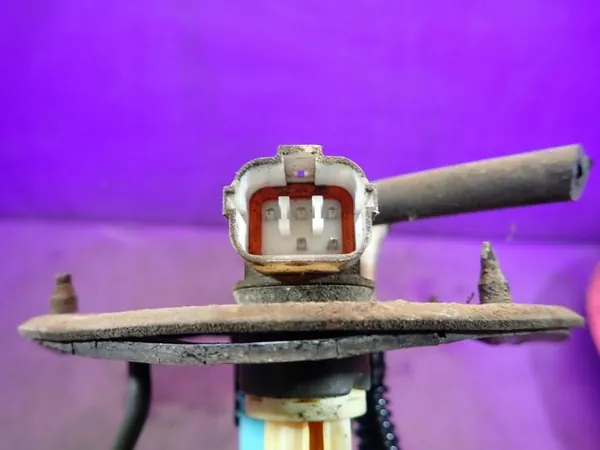 KIA SORENTO I 02- 3.5 V6 Bomba de combustível 31150-3E400 image 5