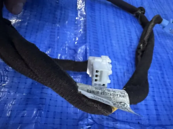 Tomada USB OEM 96120-J9600 para Hyundai Kona I Elétrico image 6