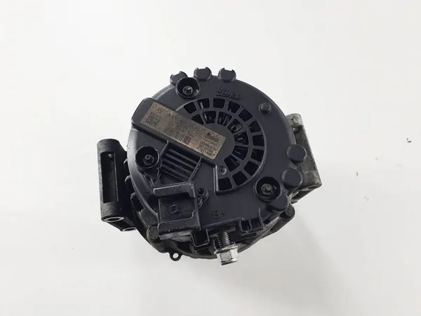 Mercedes C-sarja W205 2015 2.2 CDI Generaattori A0009062822 image 3