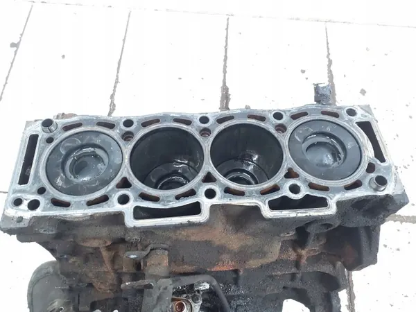 Bloque motor Ford UFCB - Pieza original usada image 4