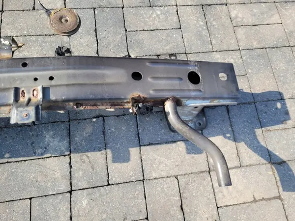 Mitsubishi etutukipalkki - Käytetty OEM-osa image 4