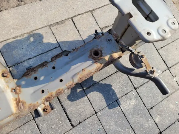 Mitsubishi etutukipalkki - Käytetty OEM-osa image 8