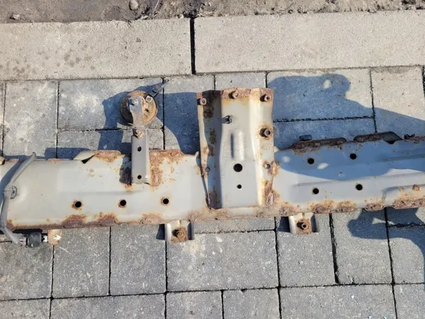 Mitsubishi etutukipalkki - Käytetty OEM-osa image 9