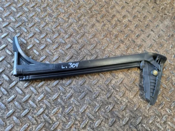 Joint de vitre latérale Tesla Model Y OEM 149771500D image 4