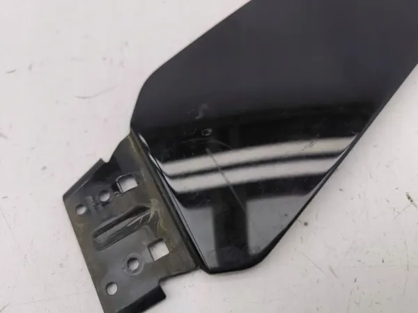 Fönstertätning höger sida Audi A5 2024 OEM 8W8853290 image 3