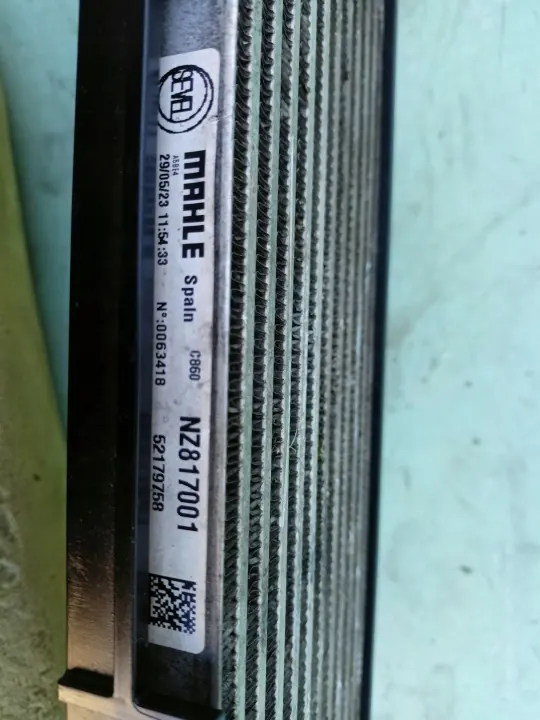 Oliekoeler-bevestiging OEM 52179758 image 3