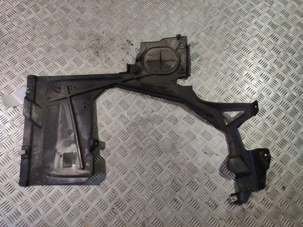 Protector inferior tanque BMW OEM 7290808 - Usado image 3