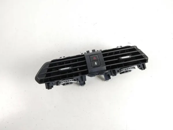BMW X4 Konsole Lufteinlass OEM 9371467 - Gebraucht image 2