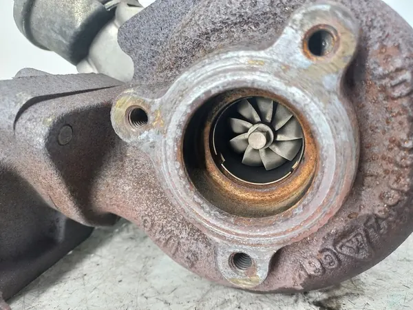 Turbocompresor con Colector Opel Astra H 1.3 CDTI image 4