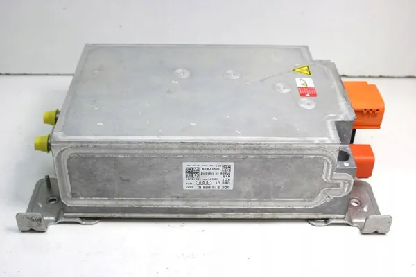 Audi E-Tron Laturi OEM 5QE915684K - Käytetty image 7