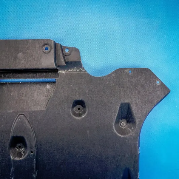 Motor- och transmissionsskydd Audi A8 2010-2017 OEM image 8