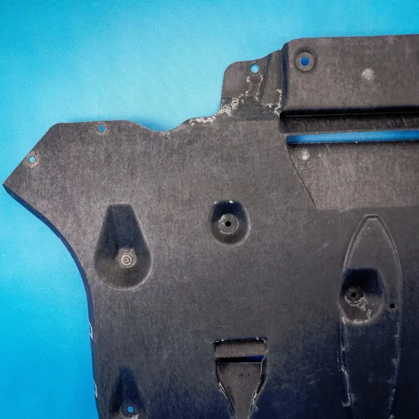 Motor- och transmissionsskydd Audi A8 2010-2017 OEM image 9