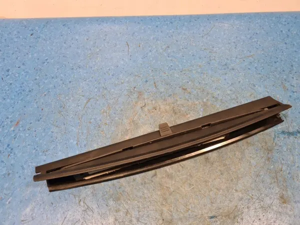 BMW 5 E39 Touring Türrolle OEM 8225721 Links Hinten image 3