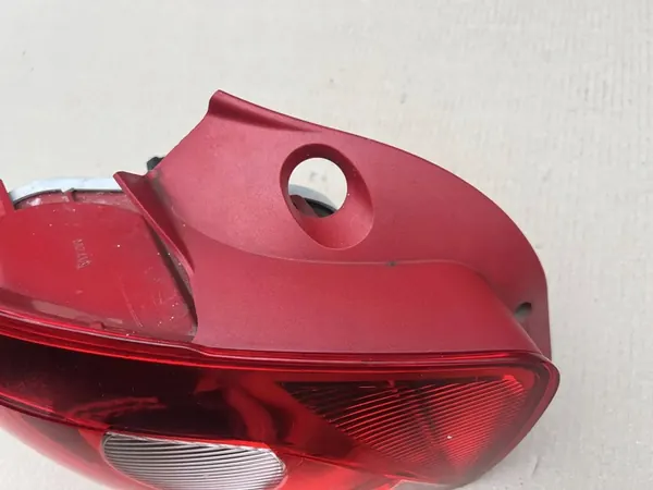 SEAT IBIZA 6J4 IV 5D Lámpara Trasera Izquierda Roja Plástico OEM image 3