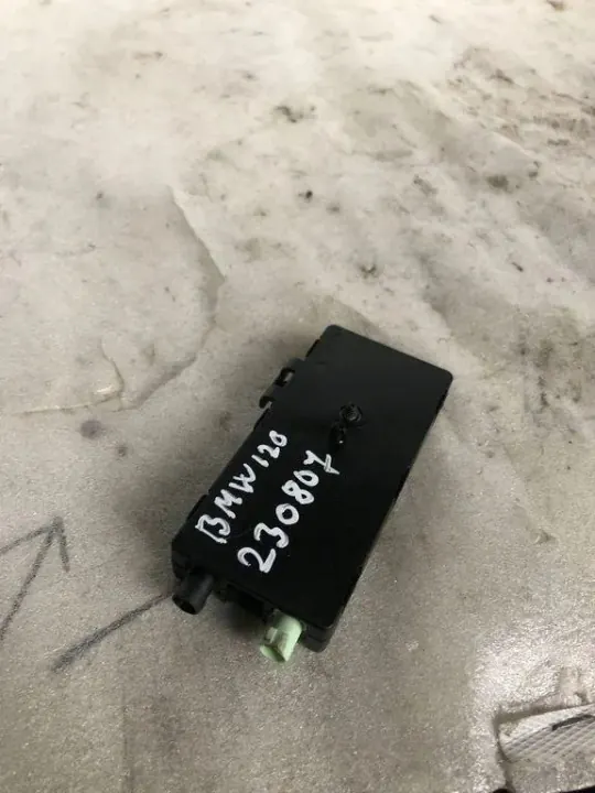 BMW Antennivahvistin OEM 922688106 1-sarja F20 image 2