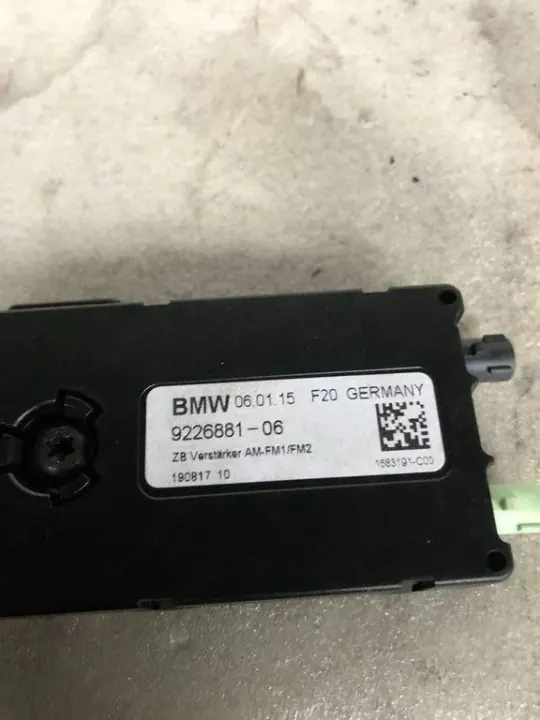 BMW Antennivahvistin OEM 922688106 1-sarja F20 image 3