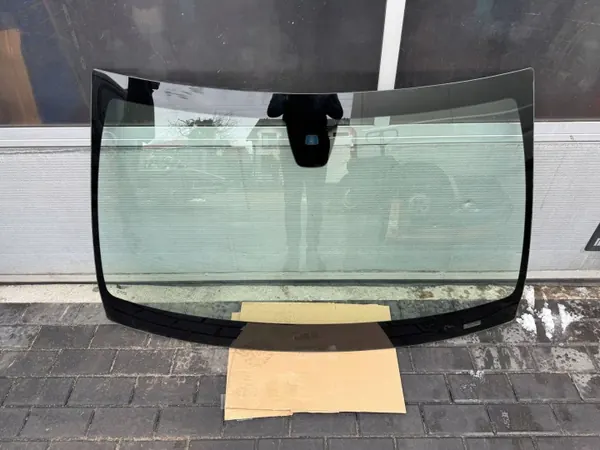 Mercedes C 205 Frontscheibe OEM LLL5638 image 2
