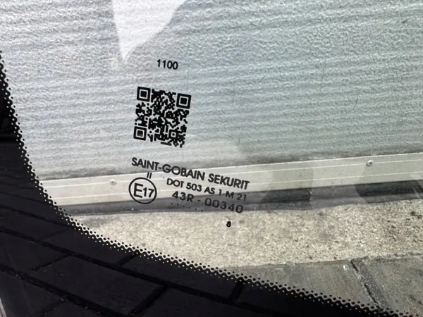 Mercedes C 205 Frontscheibe OEM LLL5638 image 3