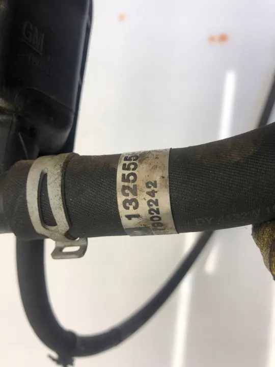Chevrolet Cruze I servostyrningsbehållarslang OEM 13428708 image 4