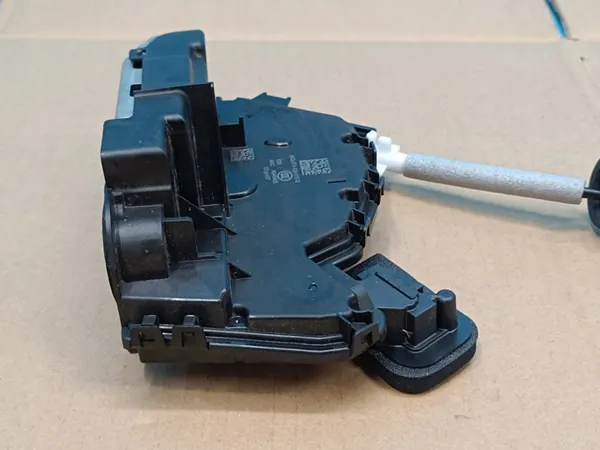 VÄNSTER BAKDÖRRSLOCK SKODA KODIAQ 2022 OEM 5TA839015Q image 6