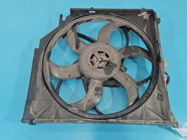 BMW X3 E83 Radiatorventilator OEM 6925702 - Gebruikt image 2