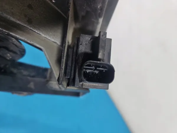 BMW X3 E83 Radiatorventilator OEM 6925702 - Gebruikt image 6