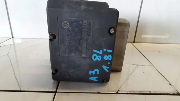 Pompe ABS OEM 1J0614217A pour Audi A3 8L 1.8 image 2