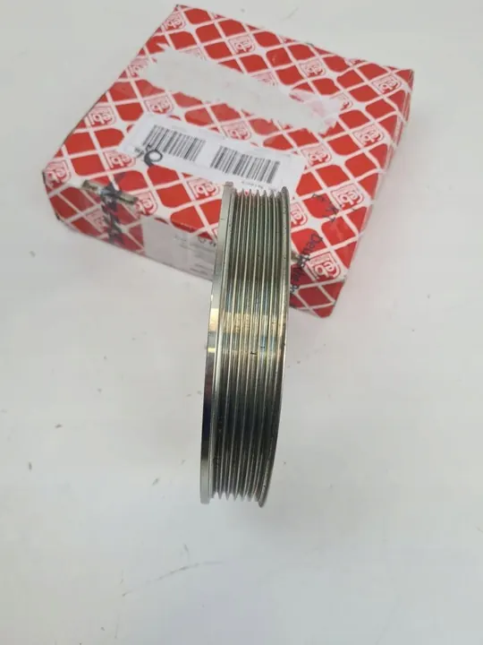 Polia do virabrequim Febi Bilstein 27824 image 4