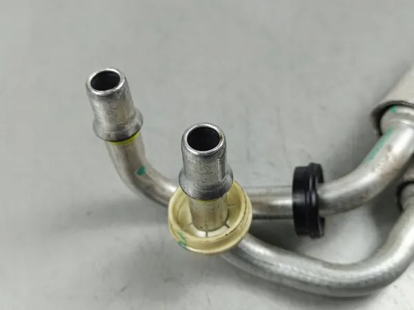 Tuyau de refroidissement d'huile Jeep Grand Cherokee WL 2023 image 3