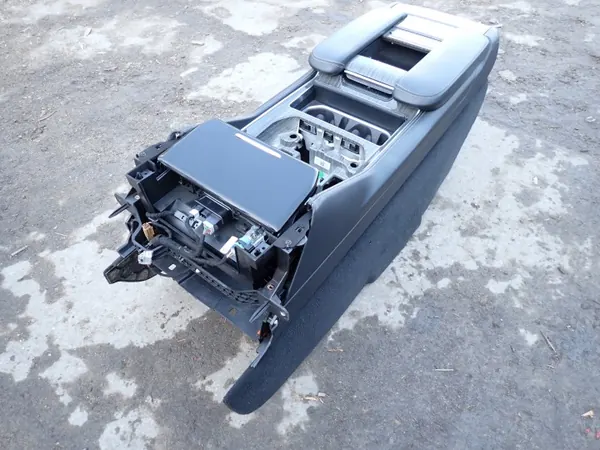 OEM adgftsfgnfn aaa Accoudoir Console Centrale Jeep Wagoneer image 2