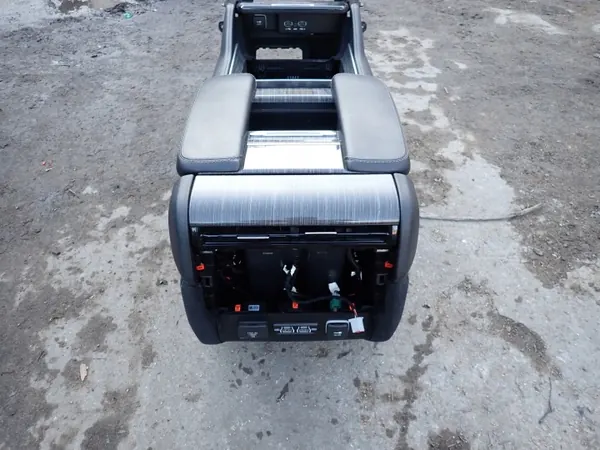 OEM adgftsfgnfn aaa Accoudoir Console Centrale Jeep Wagoneer image 6