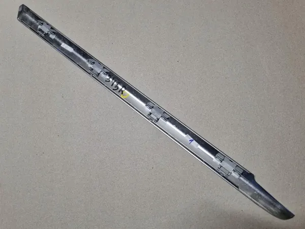 Mercedes-Benz EQS sidorutslist OEM A2976732000 image 4
