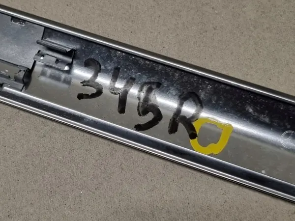 Mercedes-Benz EQS sidorutslist OEM A2976732000 image 5