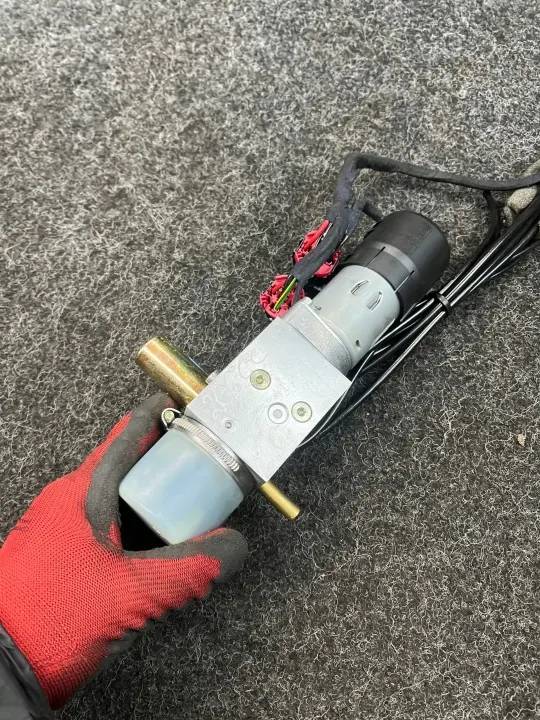 Bomba de teto Peugeot 206 CC Cabrio OEM 9639025080 image 4
