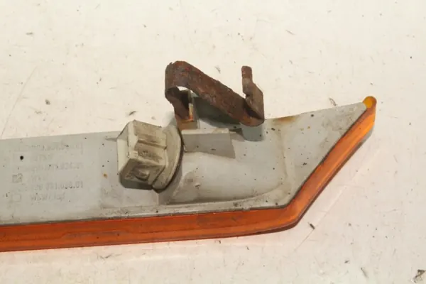Clignotant d'aile droit Porsche Boxster (986) OEM 99663104401 image 7
