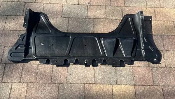 Placa de cubierta motor OEM 5Q0825235C para VW image 5