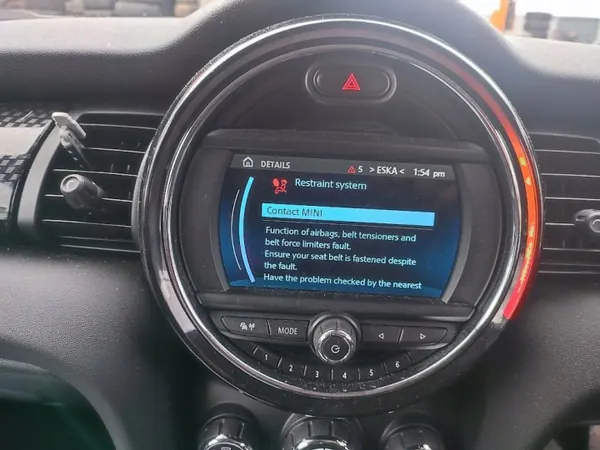 Mini OE Radio-display OEM 8803370 voor F55 F56 image 2