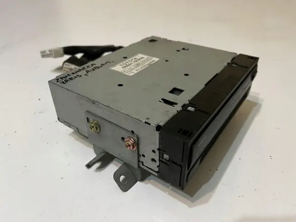 Toyota CD-wisselaar OEM 08601-00906 - Gebruikt image 5