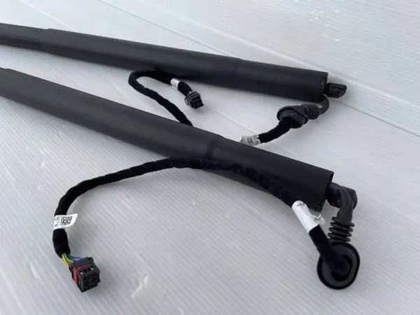 Audi Q3 83A Actuateur de hayon gauche OEM 83A827851B image 4