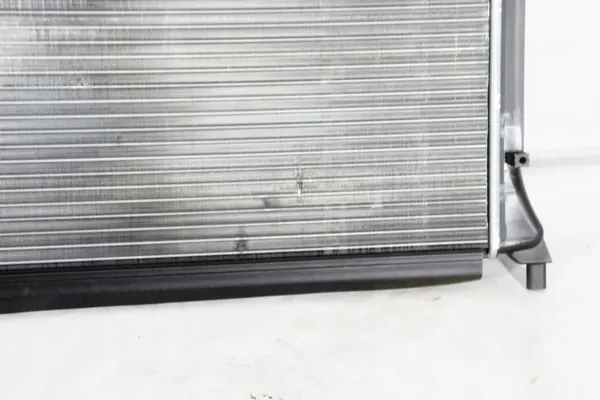 Vattenkylare VW Audi Skoda 1K0121251DF image 3