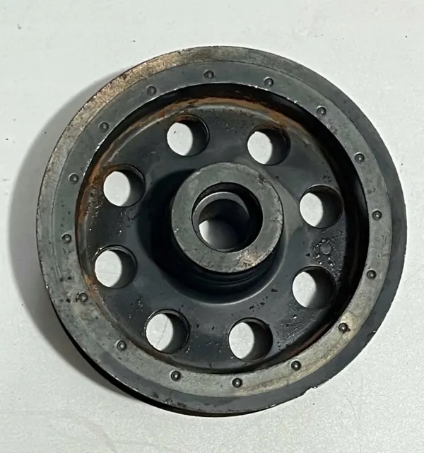 Audi jakohihnapyörä OEM 057109105D - Käytetty image 4